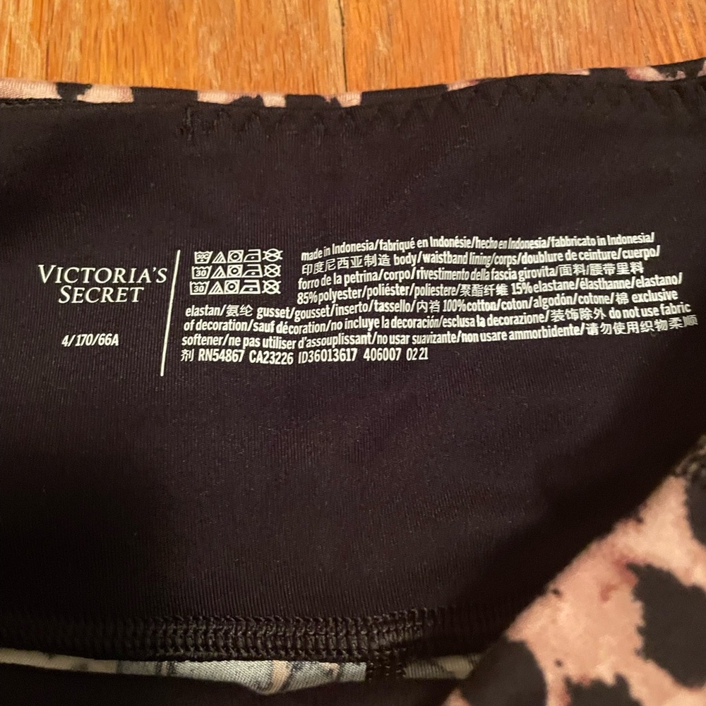 Victoria's Secret Leopard Print Leggings - Picture 4 of 4